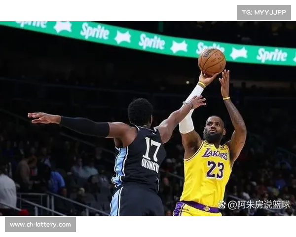 湖人勇士主力轮休替补球员迎爆发展现球队深度与潜力